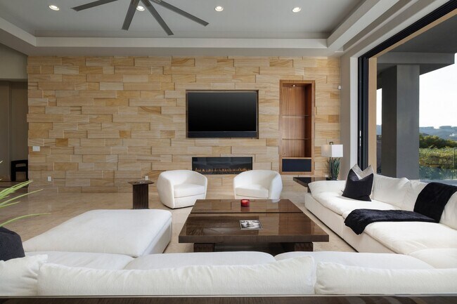 Building Photo - 675 Scenic Rim Dr