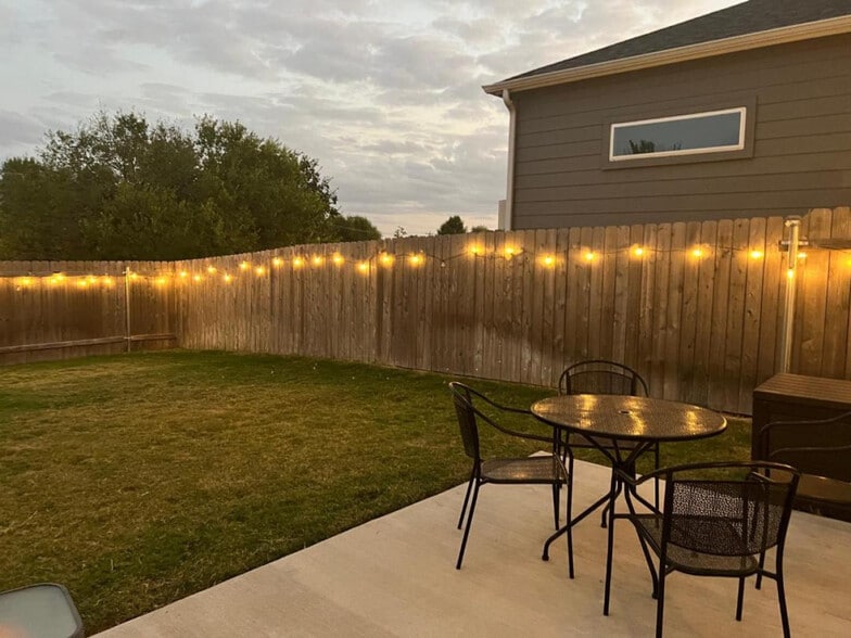 Building Photo - 15109 Casbah Dr