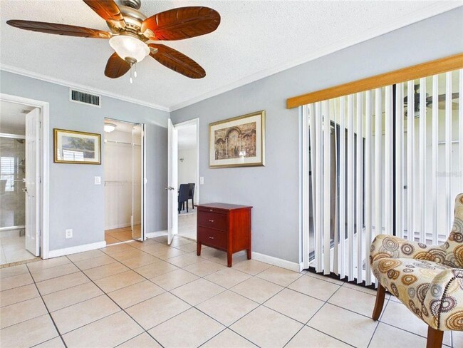 Building Photo - 6335 Palma Del Mar Blvd S