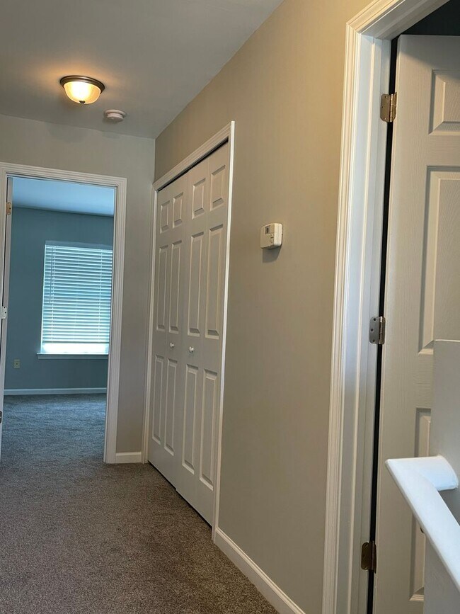 Building Photo - Conveniently Located Townhome in Pooler