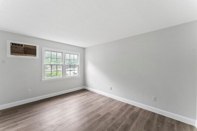 Building Photo - 34 A Padanaram Rd