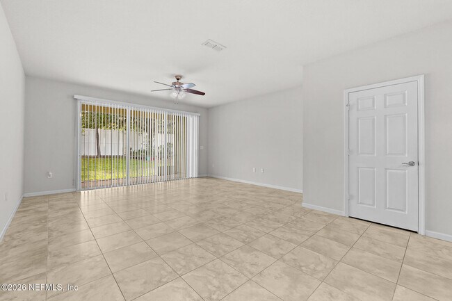 Building Photo - 6791 Roundleaf Dr