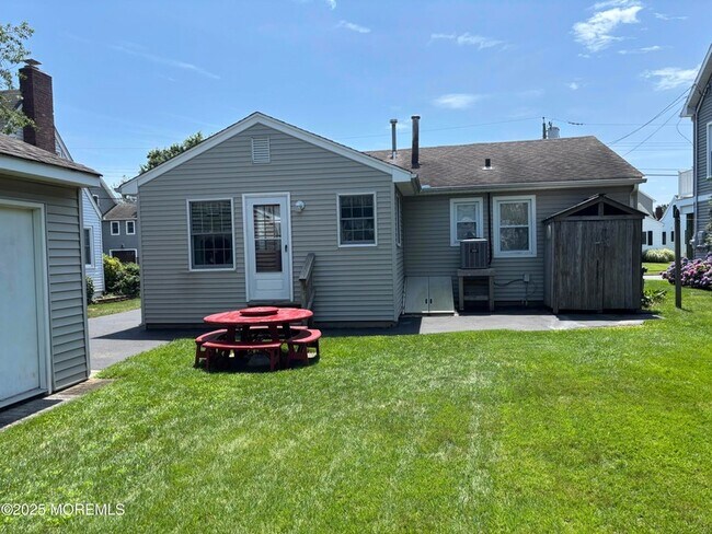 Building Photo - 203 Princeton Ave