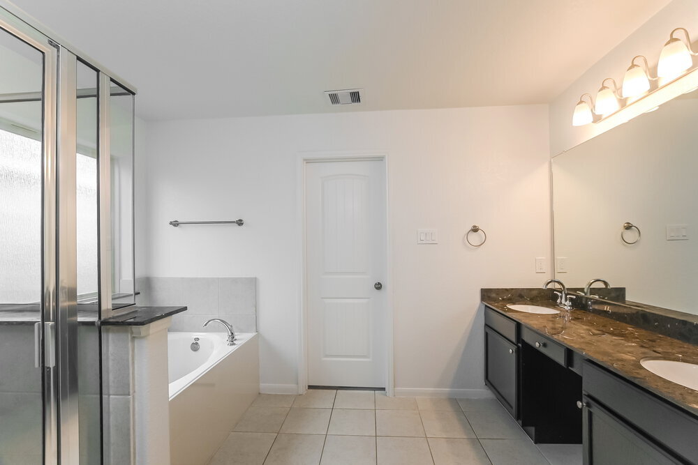 Building Photo - 5119 Gulf Stream Ln