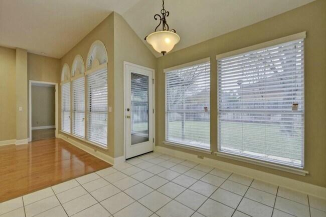 Building Photo - 8505 Bobcat Dr