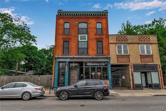 Primary Photo - 367 Connecticut St