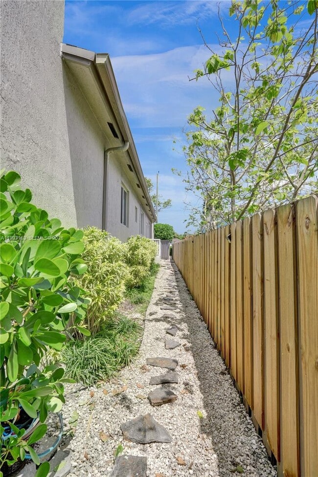 Building Photo - 62 NE 26th St