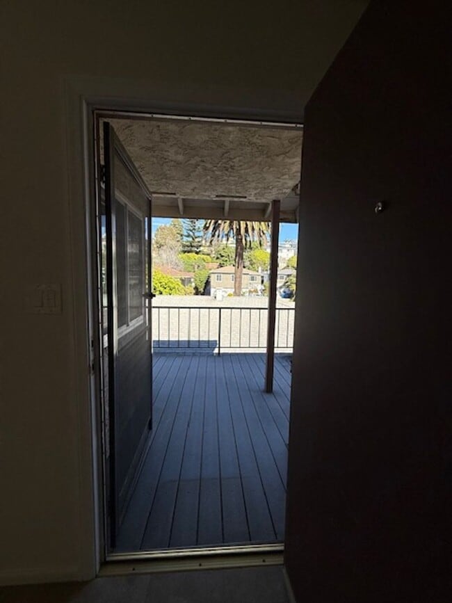 Building Photo - 420-22 Rees Street