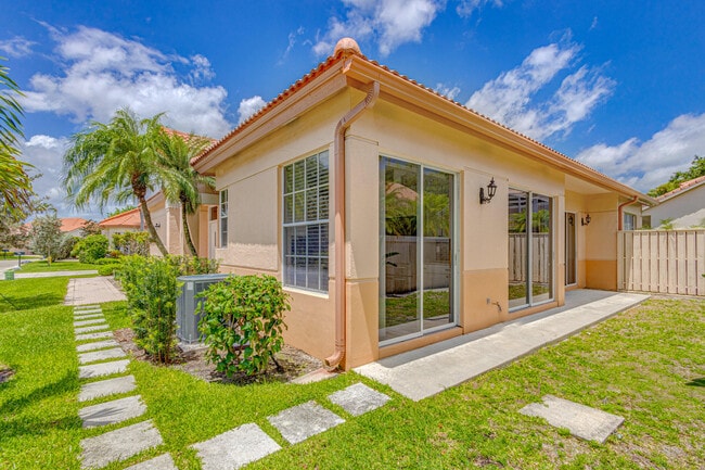 Building Photo - 146 Monterey Pointe Dr