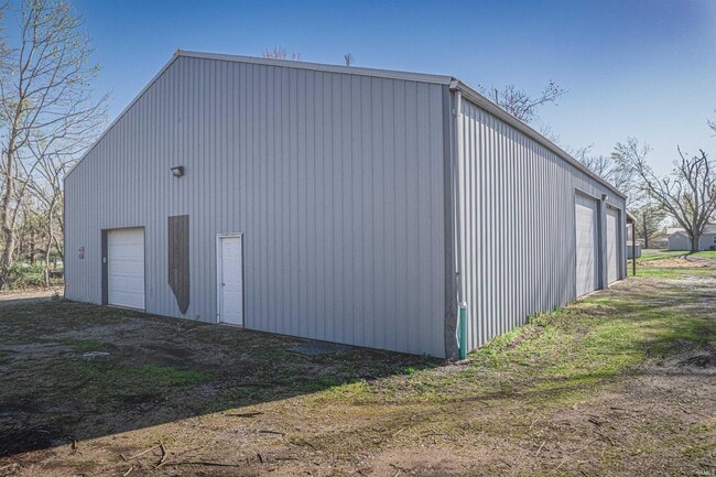 Building Photo - 2333 Old Plank Rd