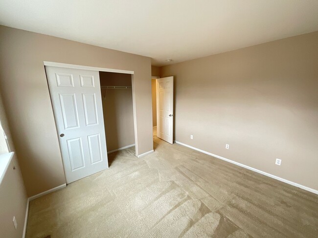 Building Photo - 4 Bedroom Home Available Near Black Forest...