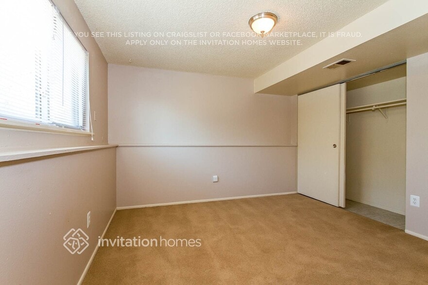 Building Photo - 15871 E Linvale Ave
