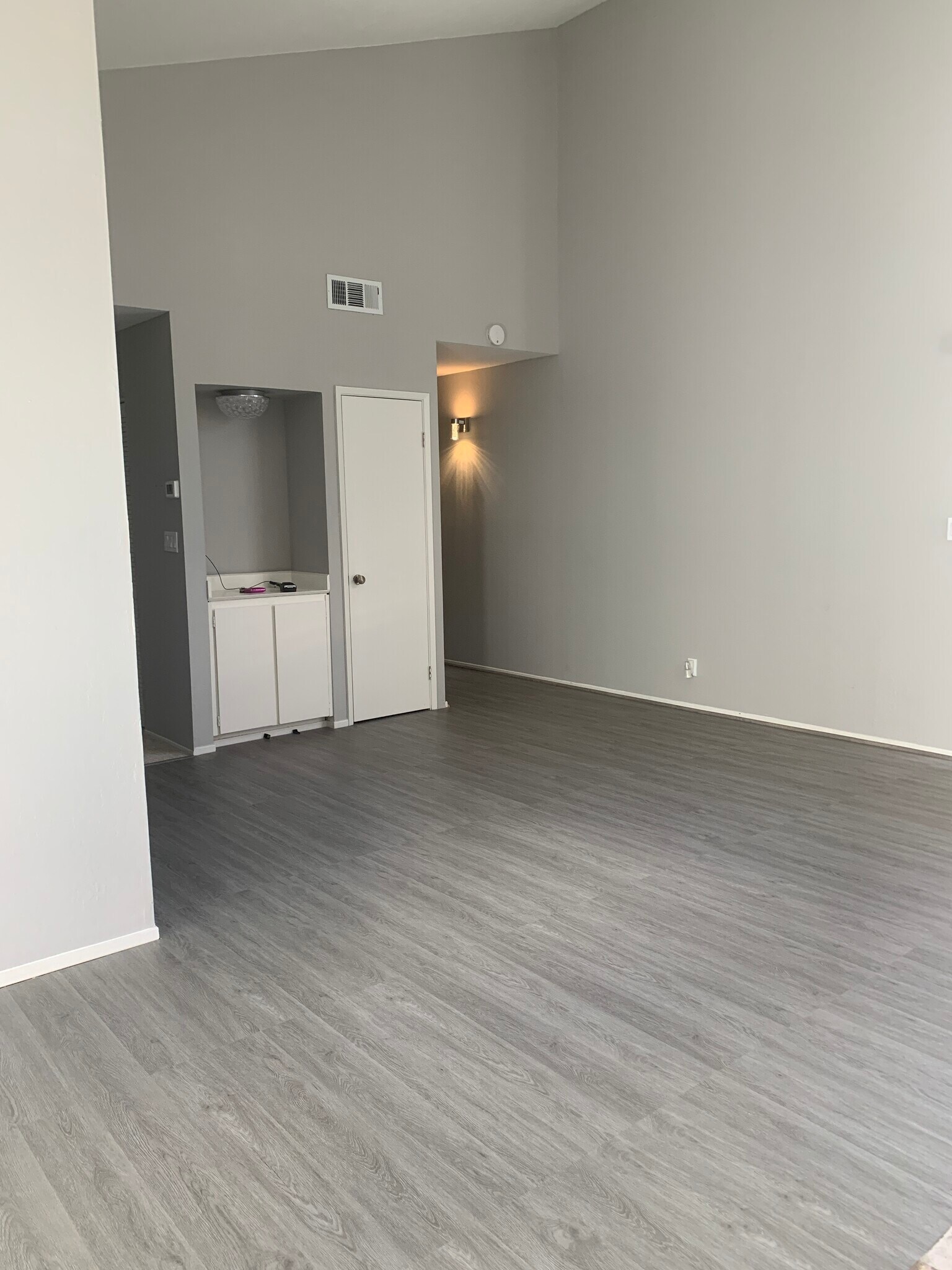 Building Photo - 1072 Maywood Ln