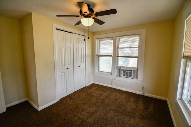Building Photo - 1-Bedroom Home with Office & Easy Access t...