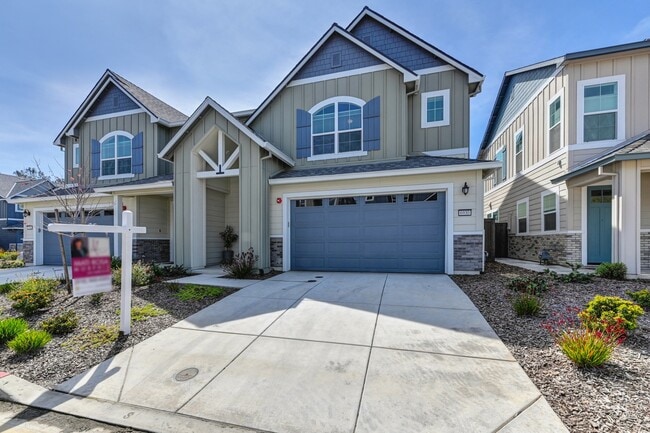 Building Photo - 6930 Peak Way