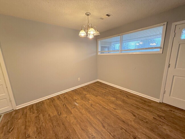 Building Photo - 1497 Maxine St