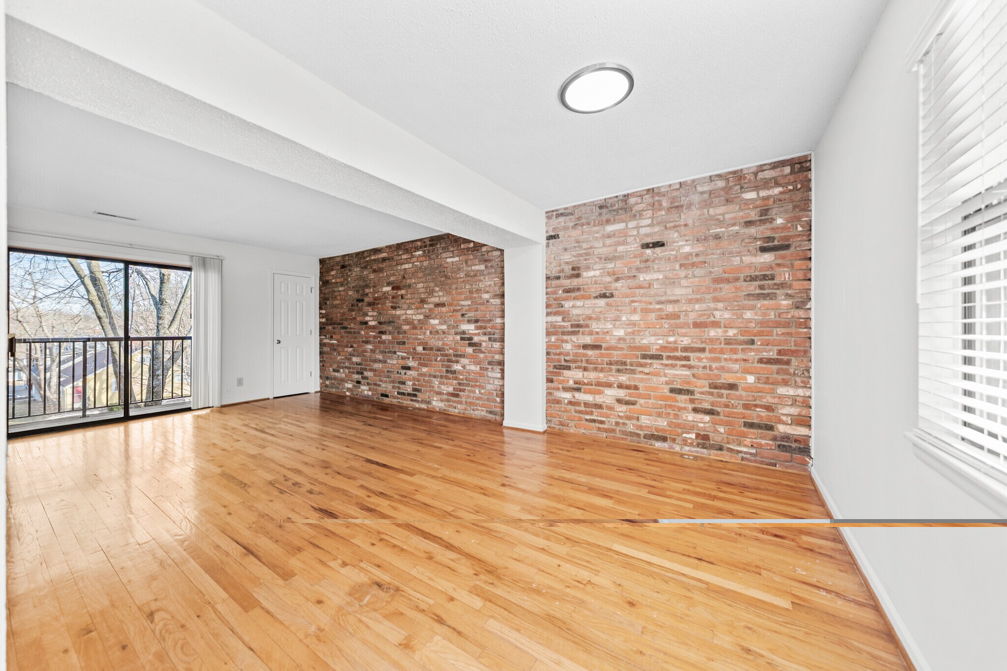 Building Photo - 4012 Oak St