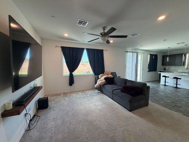 Building Photo - 36921 Basalt Ln