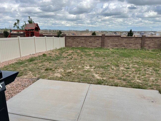 Building Photo - BEAUTIFUL 3BD HOME with A/C in TRAILS at F...