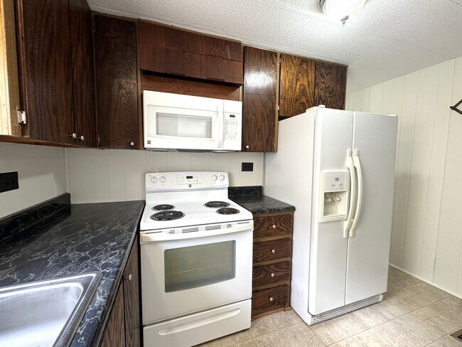 Building Photo - Single Family Manufactured Home- Ready for Move In!