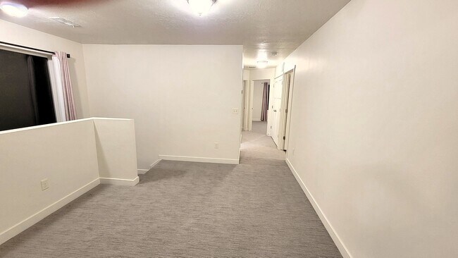 Building Photo - 5655 Island Ridge Dr