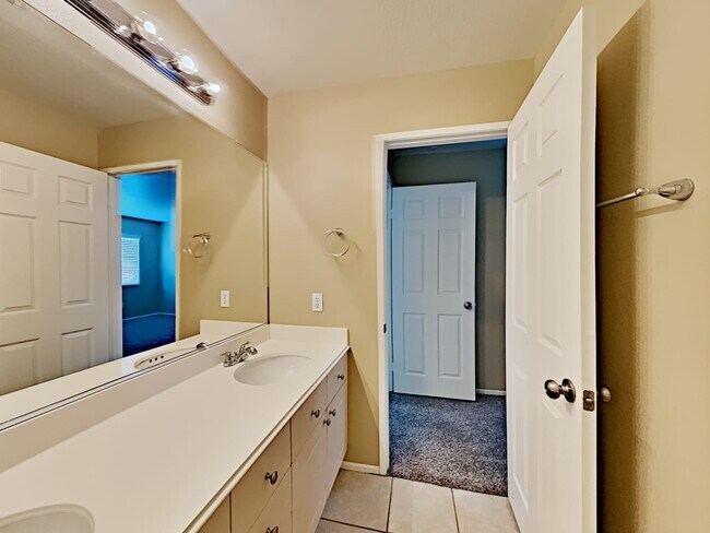 Building Photo - 16971 El Agua Dr