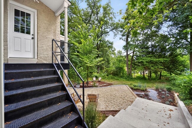 Building Photo - Boho Retreat in the Heart of Cheverly