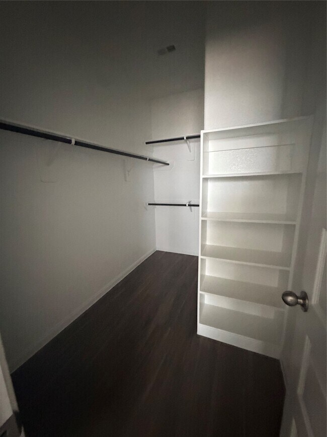 Building Photo - 16617 Olivewood Ln