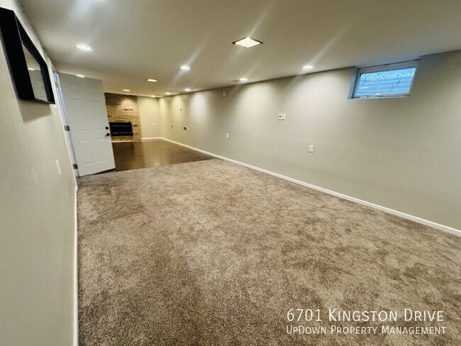 Building Photo - 6701 Kingston Dr