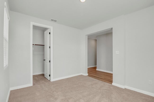 Building Photo - 8730 Thyme Mdw