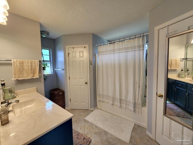 Building Photo - 876 Miramar Dr