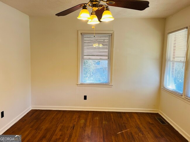 Building Photo - 50 Lone Oak St