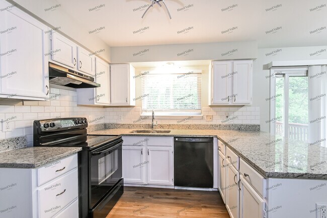 Building Photo - 1829 Charleston Estates Dr