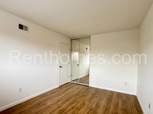 Building Photo - 5511 Chandler Dr