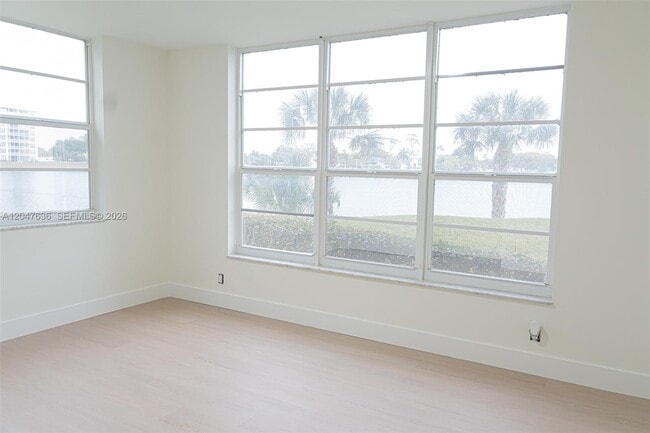 Building Photo - 3051 N Course Dr