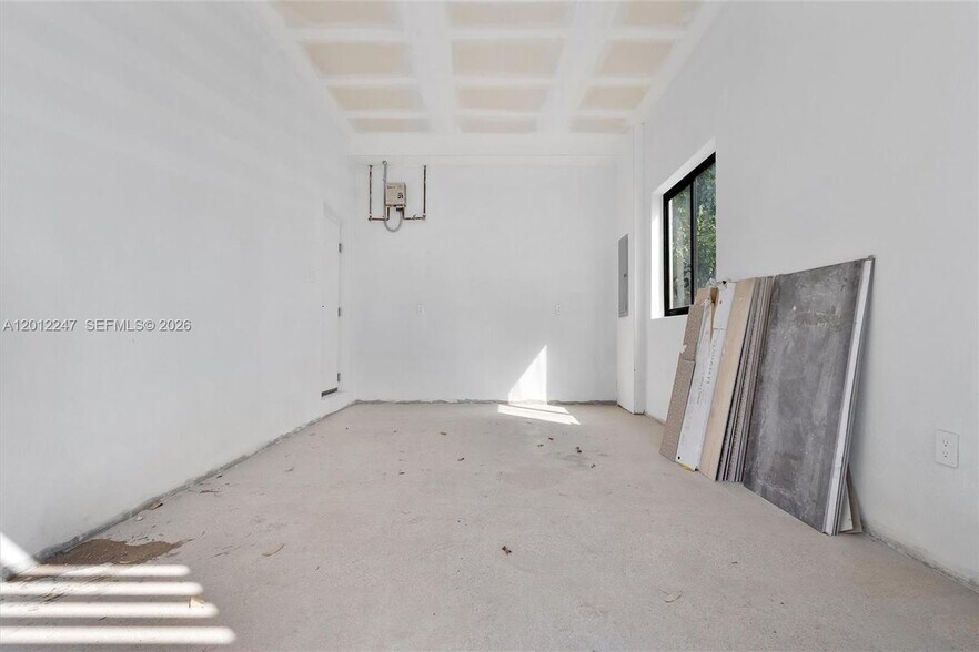 Building Photo - 4715 N Miami Ave