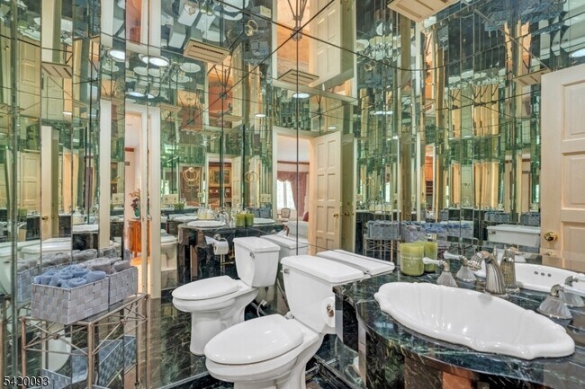 Building Photo - 787 Peach Tree Ln