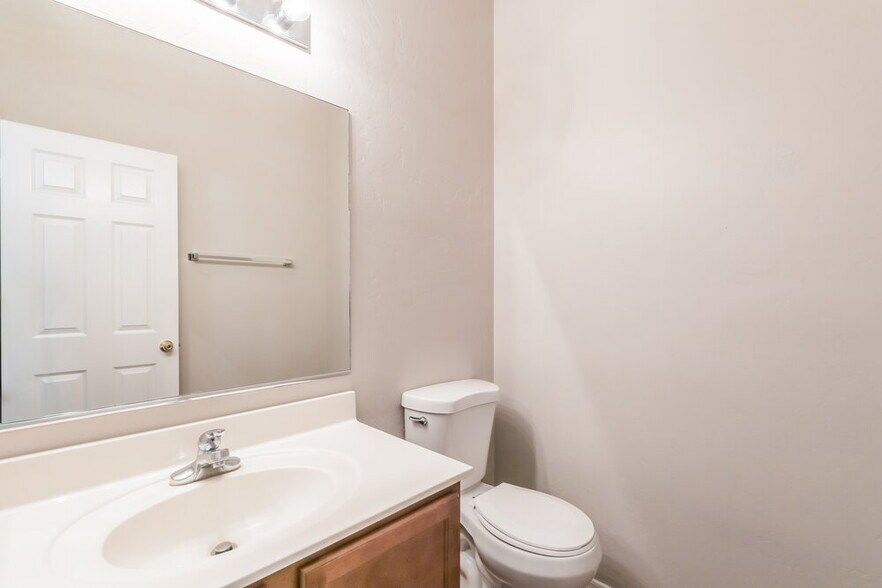 Building Photo - 485 E Placita Fanega