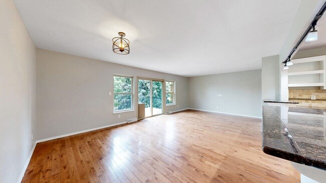 Building Photo - Amazing 4 Bed/3 Bath SFH Backing to Walnut...