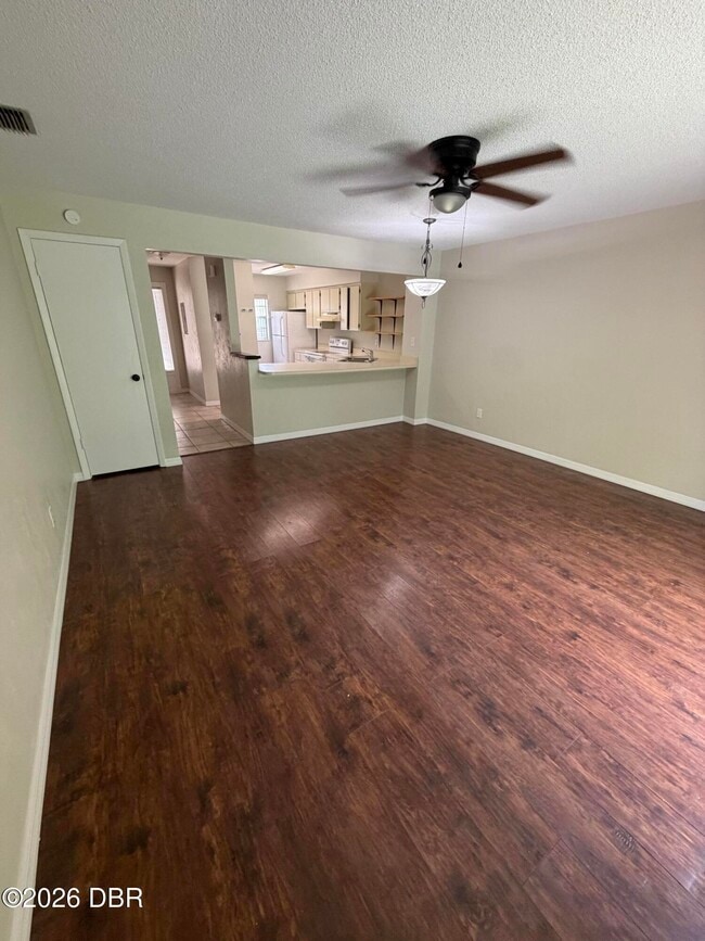 Building Photo - 175 Yorktowne Dr
