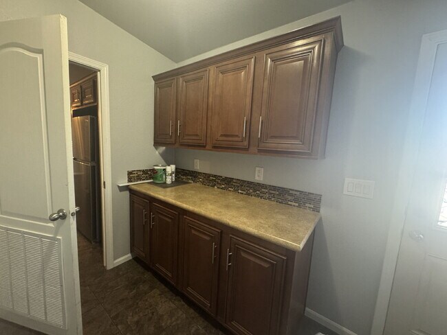 Building Photo - "Spacious 3-Bedroom Oasis with 2 Full Baths on Mount Rainier Ave, Las Vegas – Your Perfect Retrea...