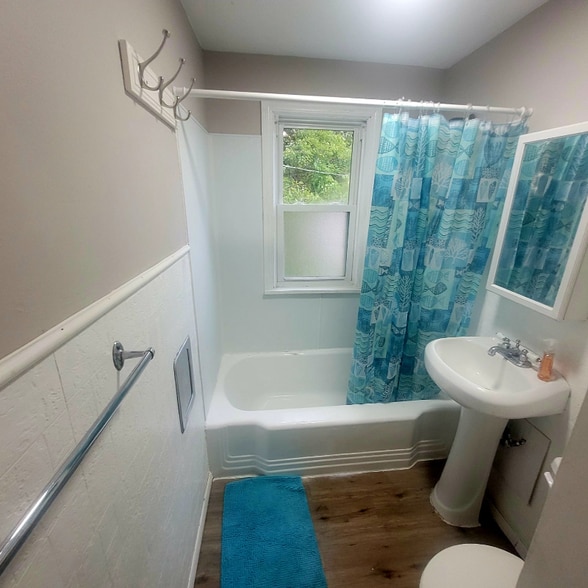 Building Photo - 5713 South Blvd