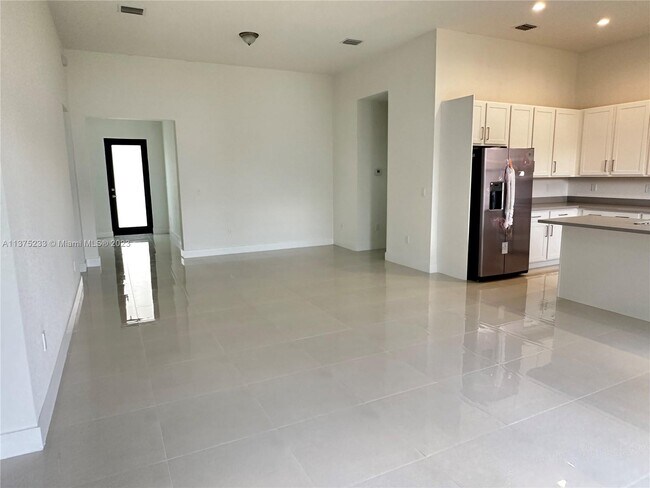 Building Photo - 14580 SW 22nd St