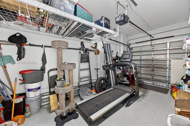 Building Photo - 10101 SW 162nd Ct