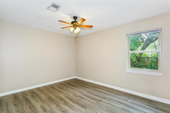 Building Photo - 4572 Kelly Ln