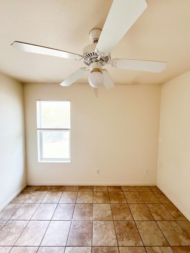 Building Photo - 3807 Wind Ct