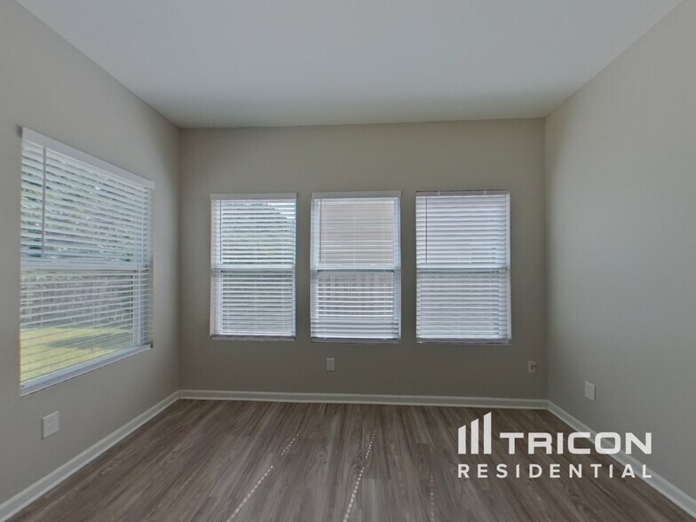 Building Photo - 15619 Lakepoint Forest Dr