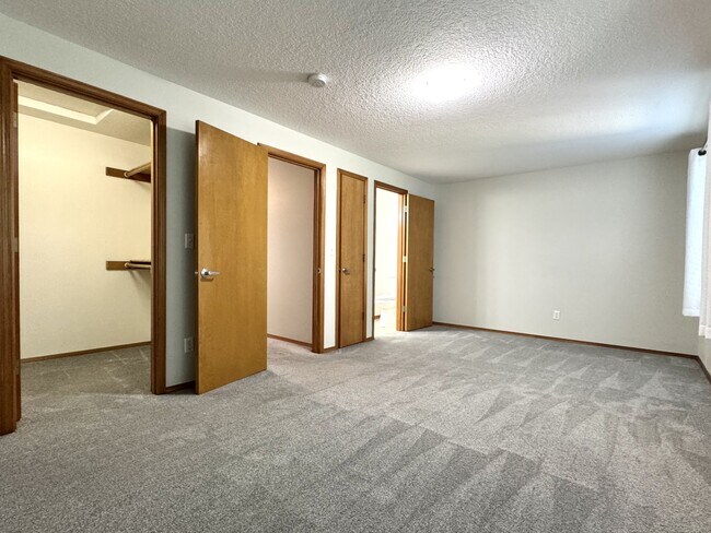 Building Photo - 18507 SW Muirfield St