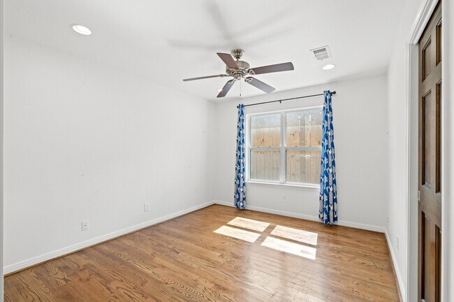 Building Photo - 1526 Adkins Rd
