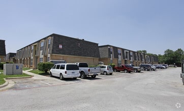 Building Photo - Glenview Square